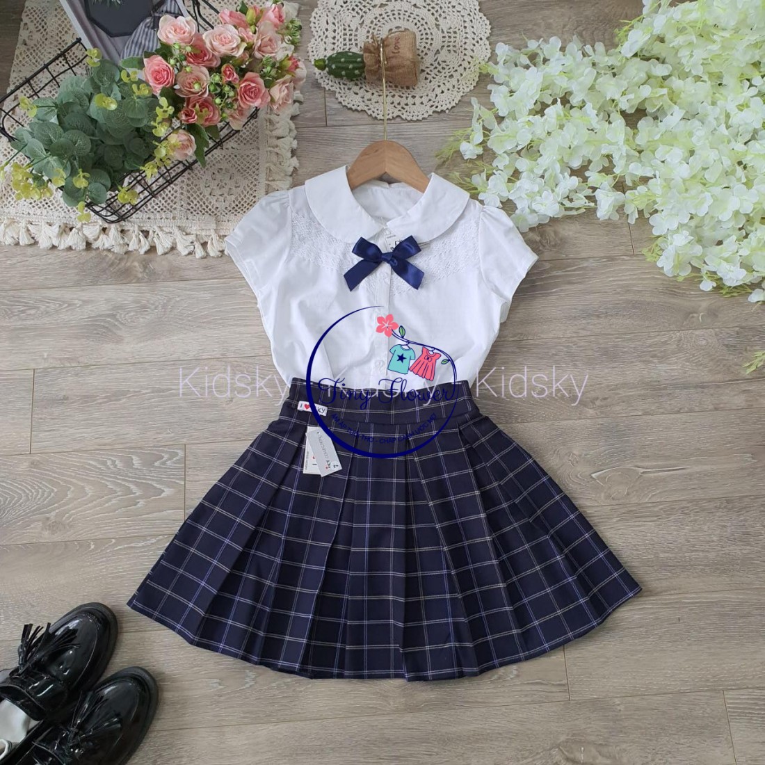 Chân váy học sinh kẻ kèm quần cotton bên trong size 7 -15-