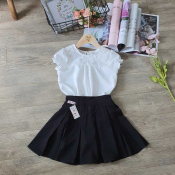 Áo sơ mi trắng không cổ cộc tay đáp ren ngục bé gái